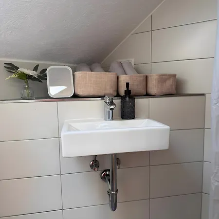 Hirsch Apartment *